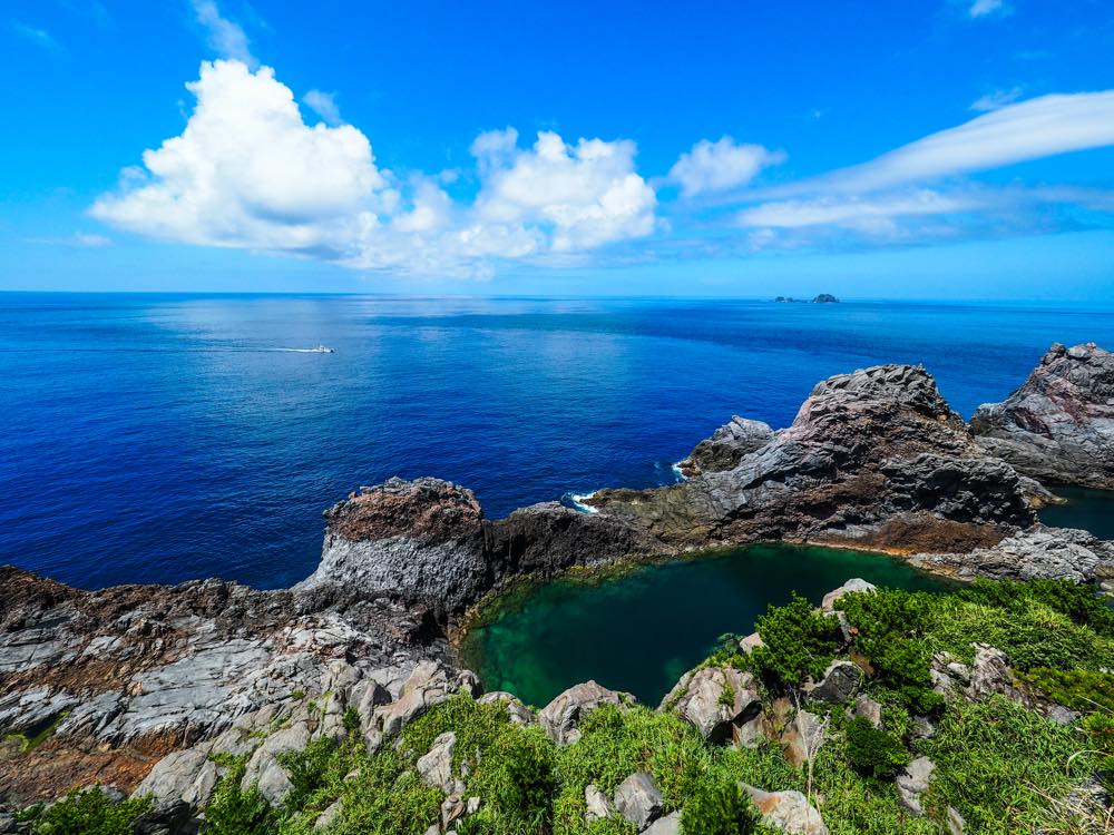 伊豆諸島と火山の関係～活火山活動んだから生まれた島々～ - まっぷるウェブ