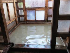 草津温泉 白旗の湯はしご湯のすすめ・温泉棟