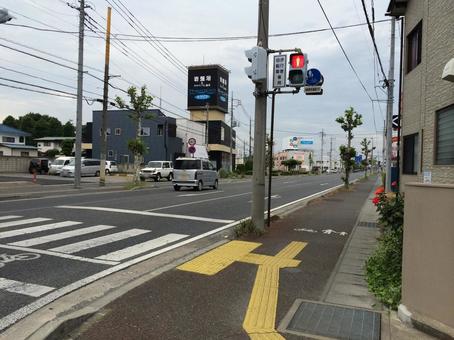 信号機のある交差点の横断歩道付近で、道路を横断しようとしていた歩行者と、交差点を通り過ぎてきた自動車の交通事故交通事故の過失割合交通事故の弁護士無料相談 - 名古屋市・愛知