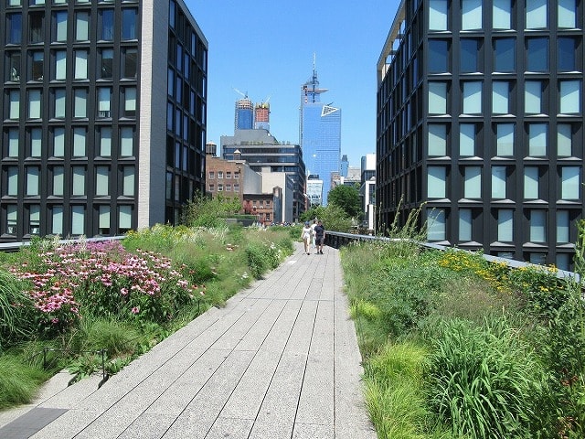 ニューヨークに浮かぶ空中遊歩道 「ハイライン」を存分に楽しむ方法は
