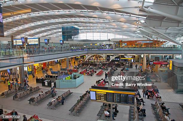 エールフランス-KLMグループが、フランス·パリのシャルル·ド·ゴール空港を世界的な航空ハブとして育成するためのプロジェクトを推進する。フランスは全世界で最も多くの観光客が訪問する国だが、より有利な規- MK