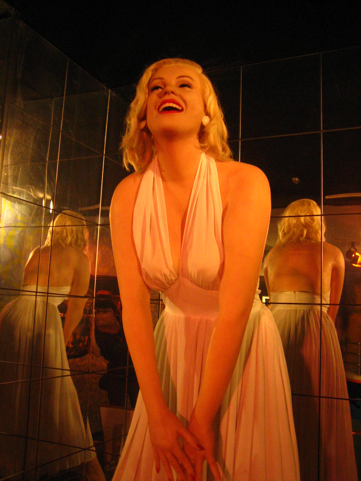 閉鎖 さらば！ ありし日の蝋人形館「東京タワー」 東京日本珍スポット100景