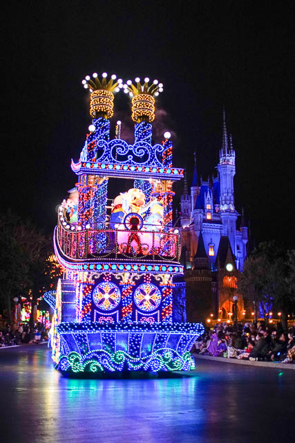 夜のパレードにダンサー復活！ 「東京ディズニーランド・エレクトリカルパレード・ドリームライツ」が本日よりアップデート！ - トラベル Watch