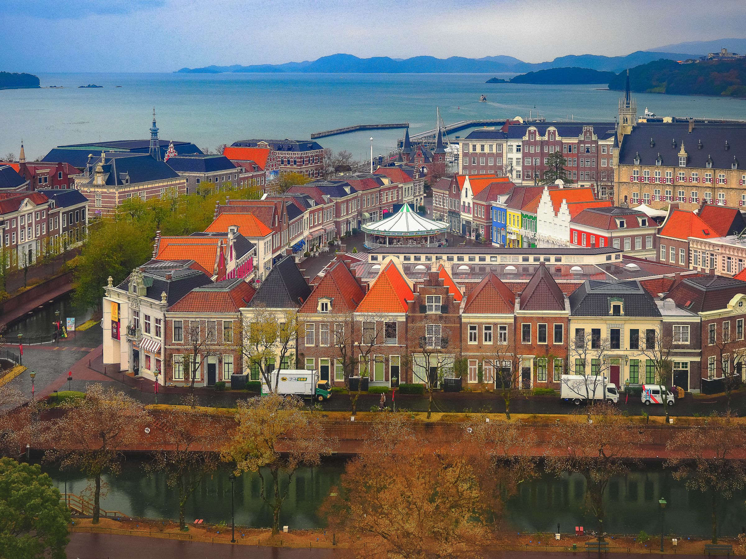 オランダ アムステルダムの街並み 運河沿いのかわいい建物の写真素材91492439- PIXTA