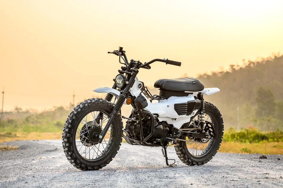 昔から愛されてきたカブに心惹かれた27歳 ～平日バイクライター紹介 ルアン110～