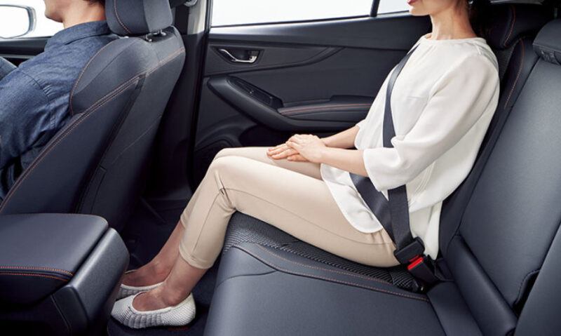 ヤリスクロスとクロストレックの比較中古車なら カーセンサーnet