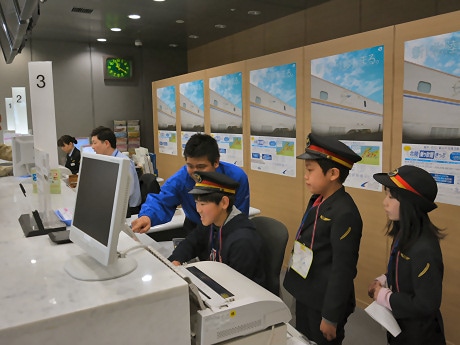 国内旅行系これは便利！ こんなところに「みどりの窓口」 新大阪駅で地下鉄降りたあと編 - 旅と鉄道の美学