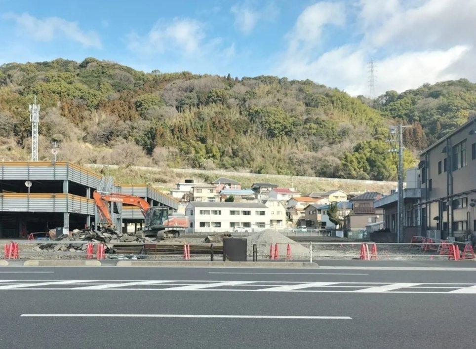 周南市 旧新南陽で目に入りやすい閉店したあのお店たち。見慣れた建物がなくなりつつあります。 はるあき-
