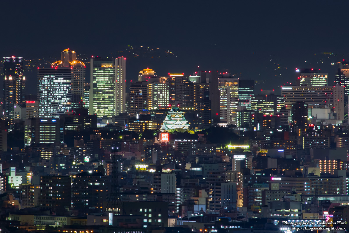 梅田スカイビル 空中庭園展望台大阪 at Night