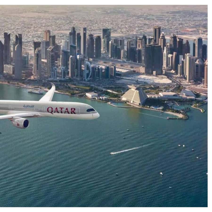 カタール🇶🇦のドーハにあるハマッド国際空港で、, 乗り継ぎのため５時間近く間が空いたのでトランジットツアーを入れる予定だったの。,だけど、1日前迄の予約が必要で、一度はどっかで確認, したはずなんだけど、当日のその時の体調で決めたい。,というのもあったし、伸ばし伸ばしにしていたら, 結局当日受付もできなかったという結果に😂, でも、大分から羽田まで１時間40分のフライト✈️①,