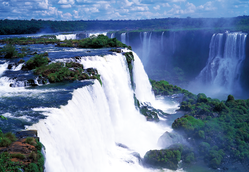6月のイグアスの滝、水しぶきと言い、気温と言いちょうど良い感じ』イグアスの滝周辺 ブラジル の旅行記・ブログ by