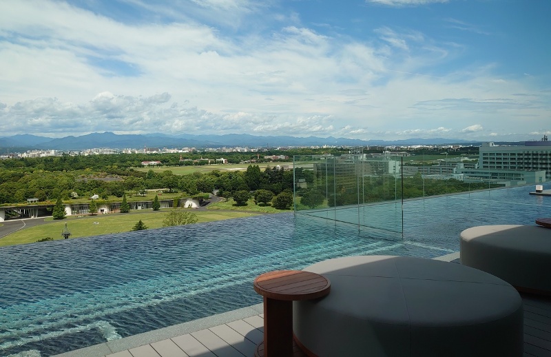 2025年 西武園ゆうえんちの混雑予想空いてる時間帯や今日の混み具合を知って混雑回避する方法子育てイルカが笛を吹く