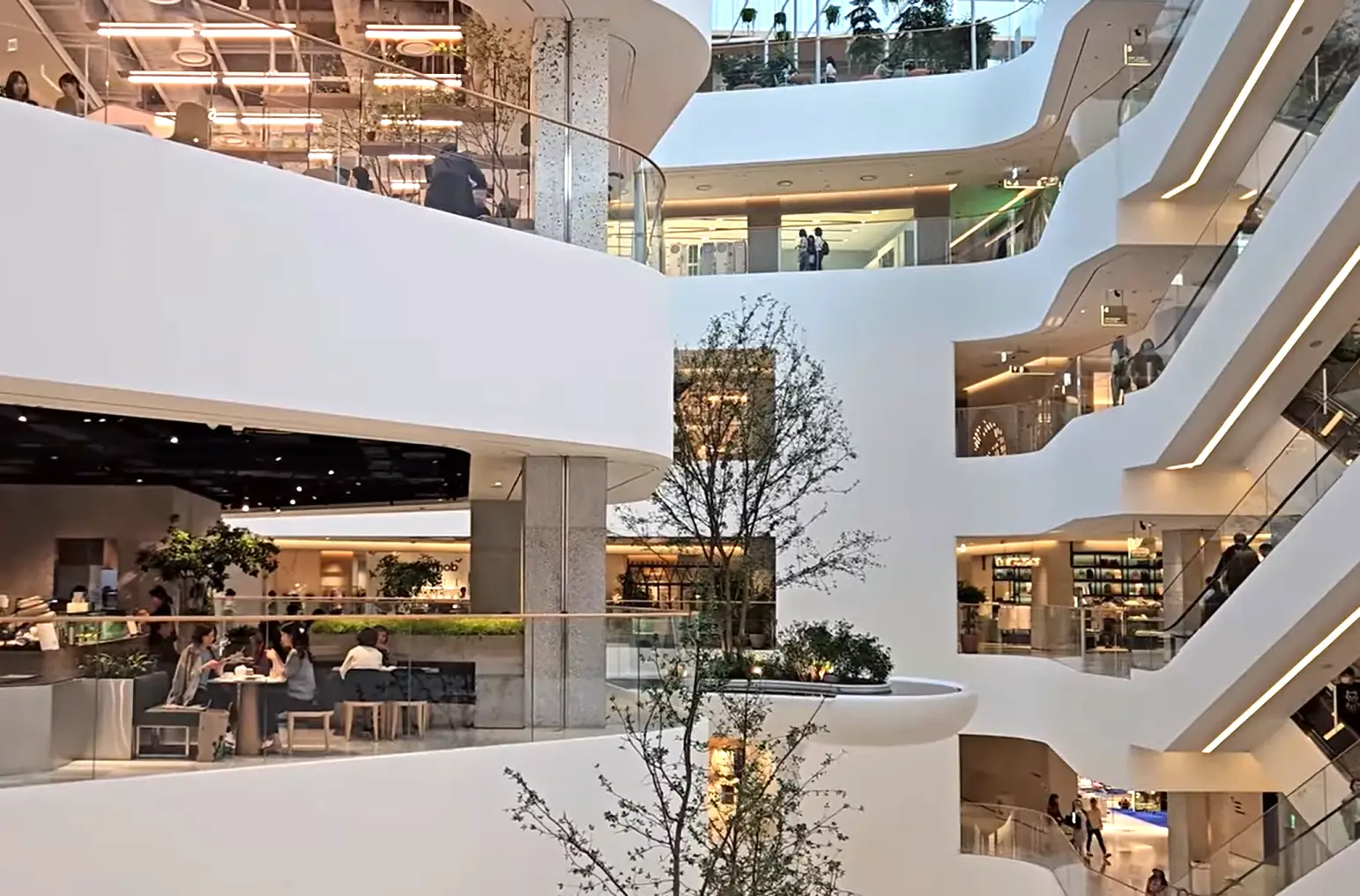 ザ・現代ソウル汝矣島・永登浦 ソウル のショッピング店韓国旅行「コネスト」