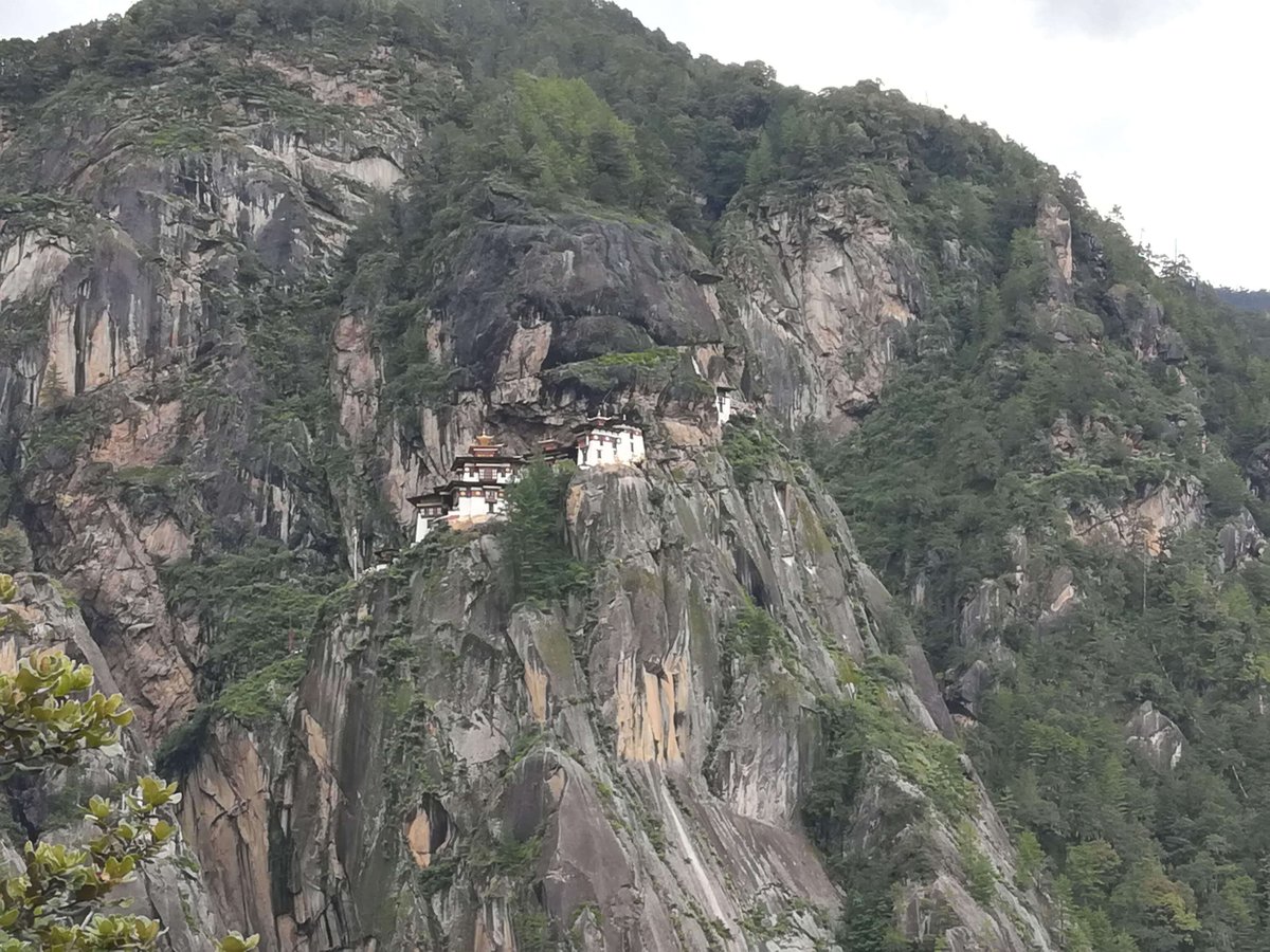 バンコクからの旅日記49ブータンタクツァン僧院へ苦行の登山Katy