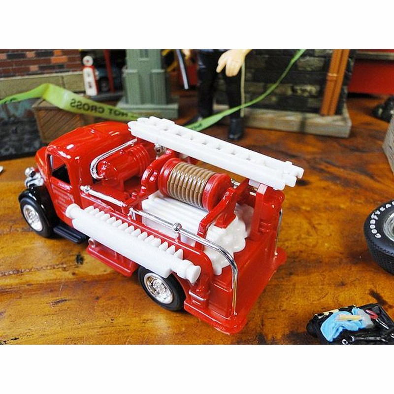 CODE3 ハートフォード消防車 アメリカ消防車のミニカー 無敵の人が消防車