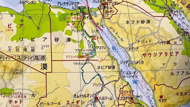 OCアフリカの地形を示す地図 : r dataisbeautiful
