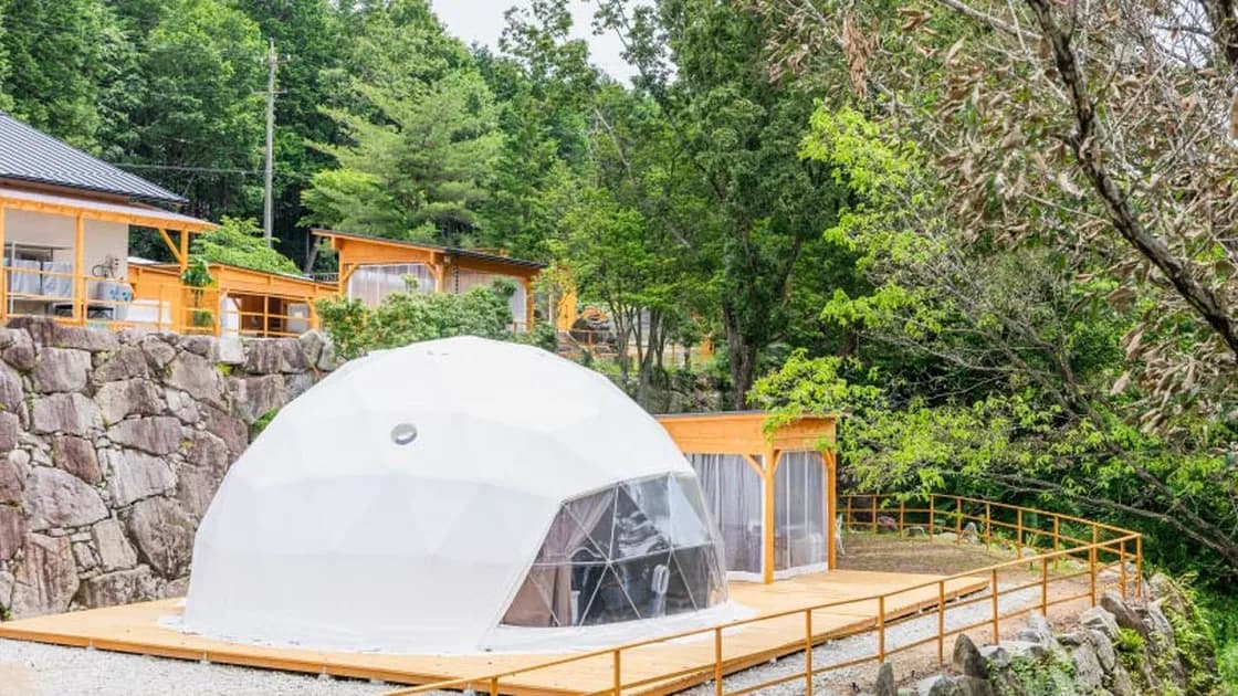 焚き火をしながらゆったりグランピング施設！おすすめ施設3選TAKIBIキャンプなどアウトドアの総合情報サイト