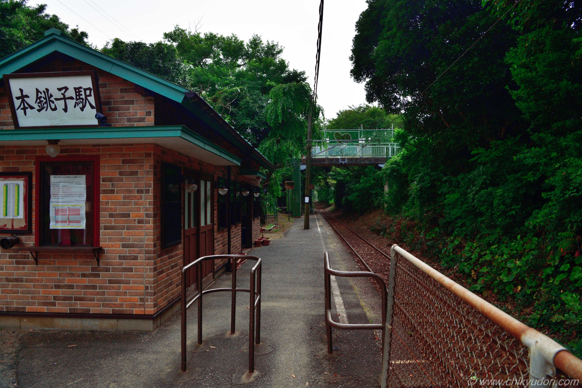 神隠しのトンネル群を巡る旅
