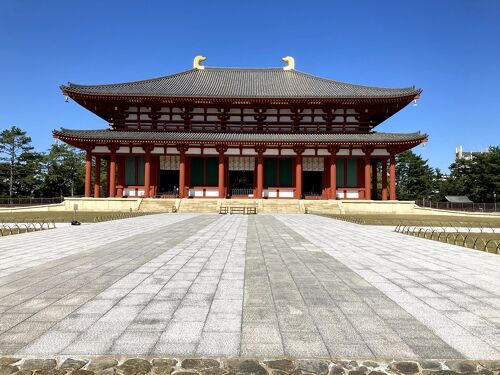 造幣局の通り抜けと醍醐の葉桜 ８ 東大寺大仏殿。』奈良市