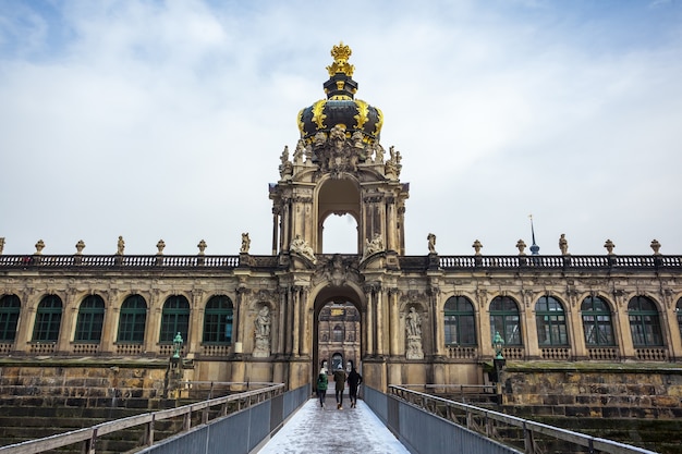 ケルン大聖堂はドイツにある世界遺産の絶景スポット！特徴や歴史などを解説NEWT ニュート