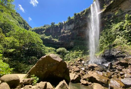 嫗仙の滝 - 名所・観光地吾妻郡草津町・長野原町・高山村・嬬恋村 - ぐんラボ