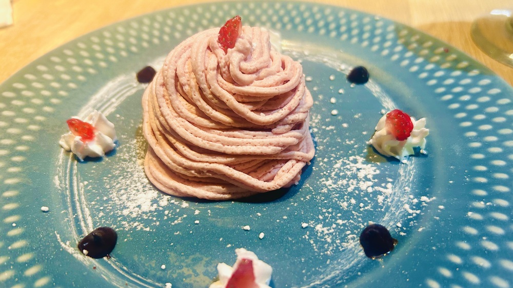 こちらは7 27の18:00頃のテラス席になります。, 心地よい風に当たって夕日を眺めながらのお食事はいかがでしょうか！,二子玉川 ,二子玉川ワイン