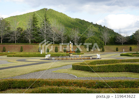 有田ポーセリンパーク 異国情緒溢れる謎の宮殿EDITORS SAGA