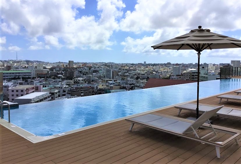 屋上プールからの眺めが良い！BTSアーリー近くのおすすめホテル「ザ クォーター アーリー