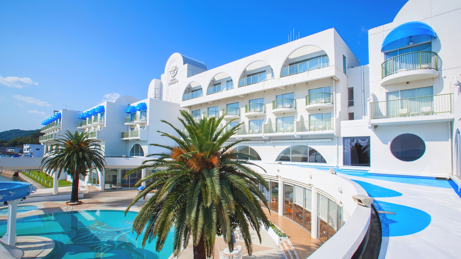 瀬戸内海がエーゲ海に？！“全棟絶景オーシャンビュー”のプライベートプール付きグランピングが今夏オープン！キャンプ情報メディア LANTERN –ランタン