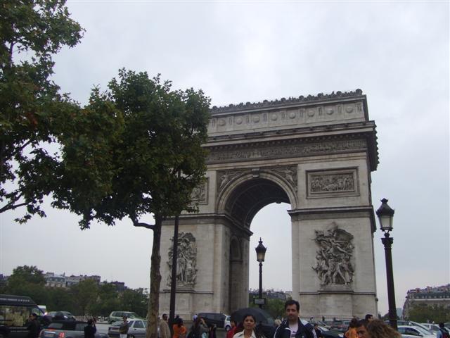 エトワール凱旋門 アルク・ドゥ・トリヨーンフ・ドゥ・レトワールパリナビ