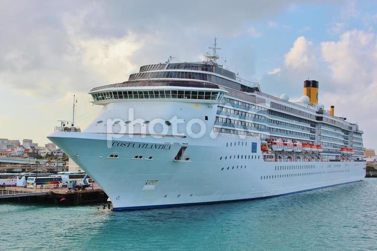 那覇クルーズターミナルへの道オキまと