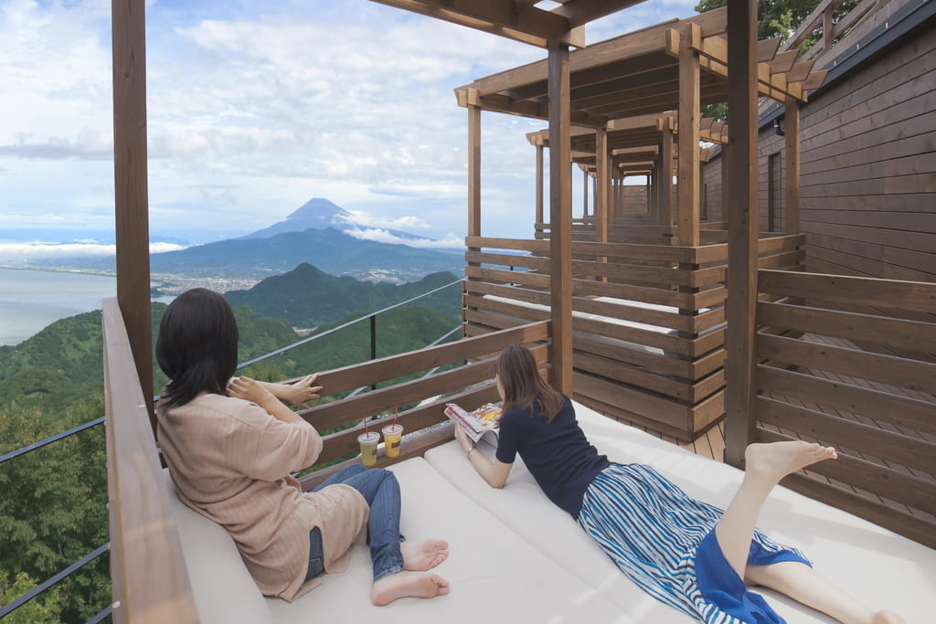 ロープウェイ伊豆パノラマパーク 碧テラス富士山と駿河湾を望む絶景山頂リゾート