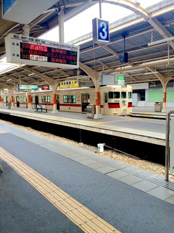 JR姫路駅・山陽姫路駅のコインロッカー情報まとめ。料金・サイズ・個数などを写真付きで紹介コインロッカーのしおり