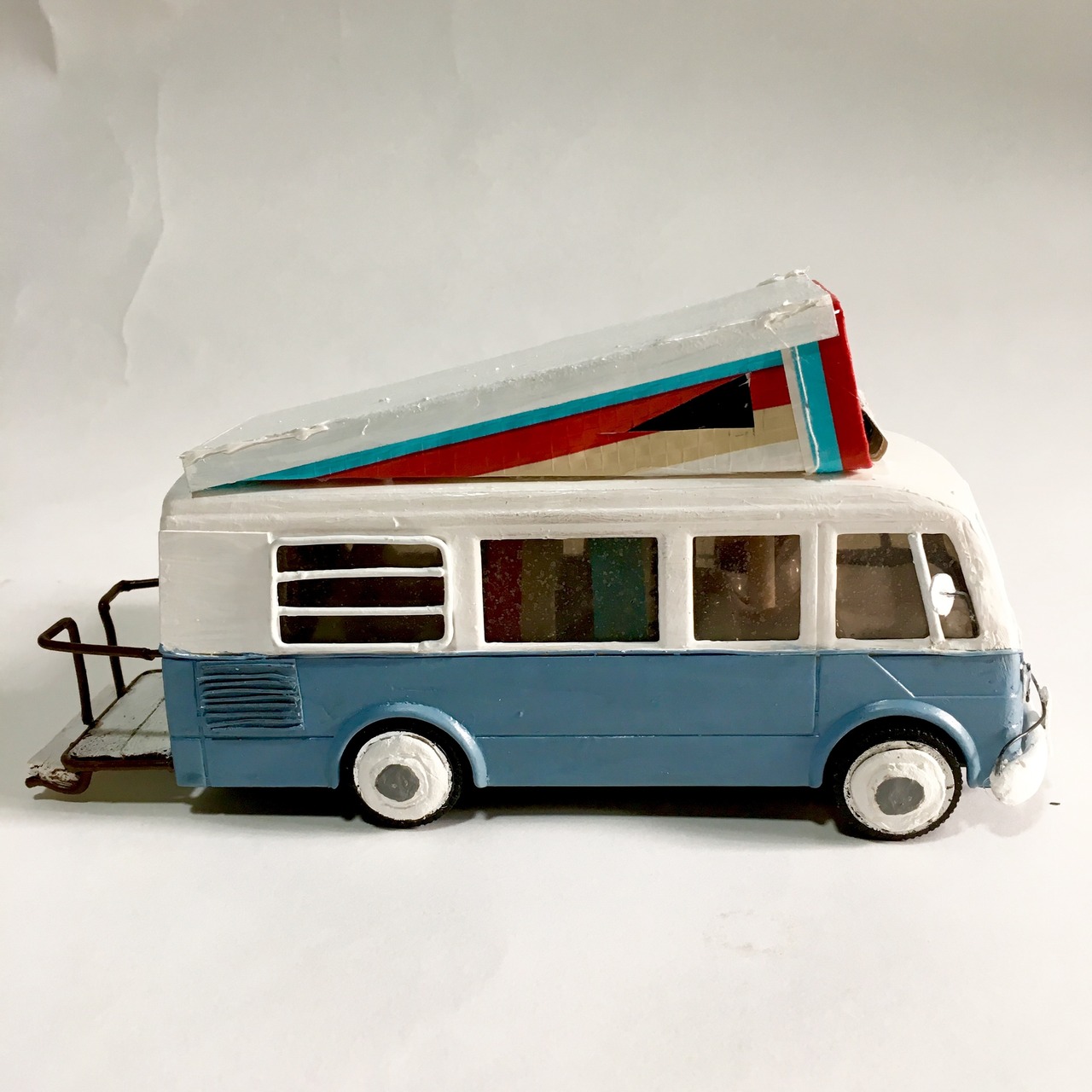 いすゞ「トラヴィオ｣をベースにしたキャンピングカーに注目が集まる理由。普通AT免許でも乗れる本格的なモデルが続々登場トレンド東洋経済オンライン