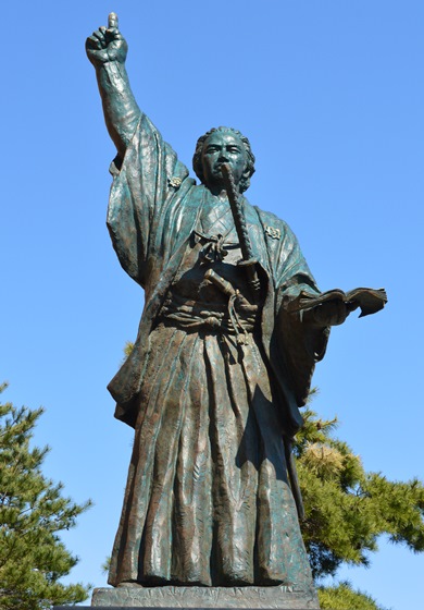 高知ではなく京都？ 坂本龍馬が中岡慎太郎とともに眠る墓歴人マガジン