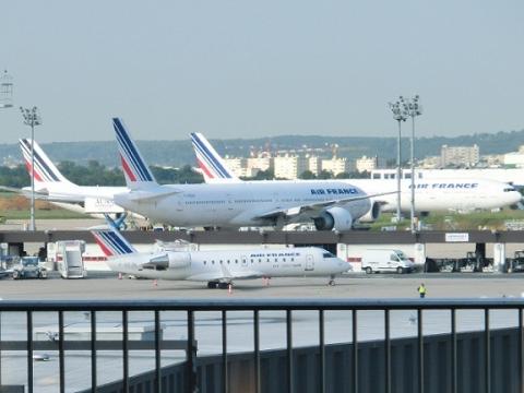 エールフランス-KLMグループが、フランス·パリのシャルル·ド·ゴール空港を世界的な航空ハブとして育成するためのプロジェクトを推進する。フランスは全世界で最も多くの観光客が訪問する国だが、より有利な規- MK