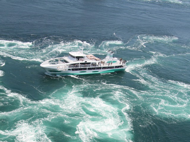 鳴門の渦潮 渦潮観潮船 スポット・体験四国のおすすめ観光・旅行情報！公式