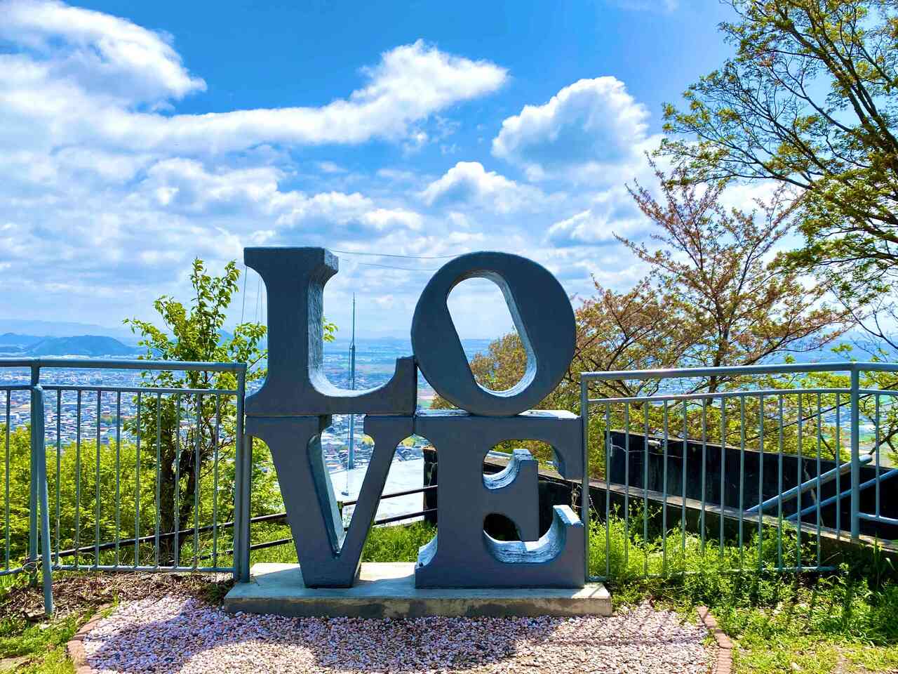 八幡山ロープウェーで八幡山城跡へ登城、近江八幡観光で眺めたい絶景