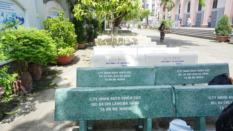 ダナン大聖堂 ピンク色のゴシック様式教会あおいとりっぷ