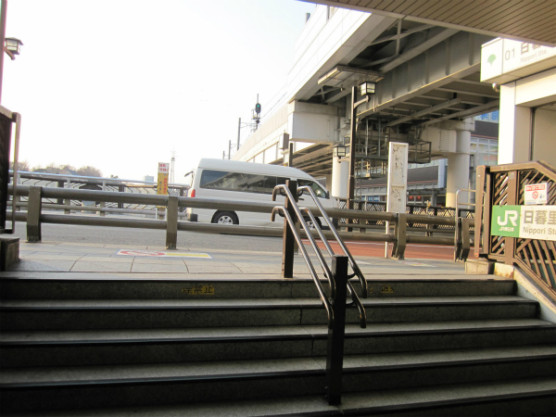 電車好きの穴場スポット!下御隠殿橋 日暮里 へのアクセス・子連れ・ランチ情報まとめドクターイエロー記念館