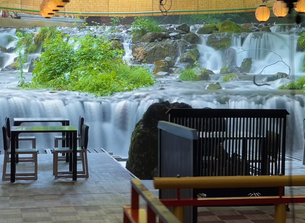 貴船の水流が清涼感あふれる京都の奥座敷で川床を楽しもう！caedeKyoto カエデ京都紅葉と伝統美を引き継ぐバッグ