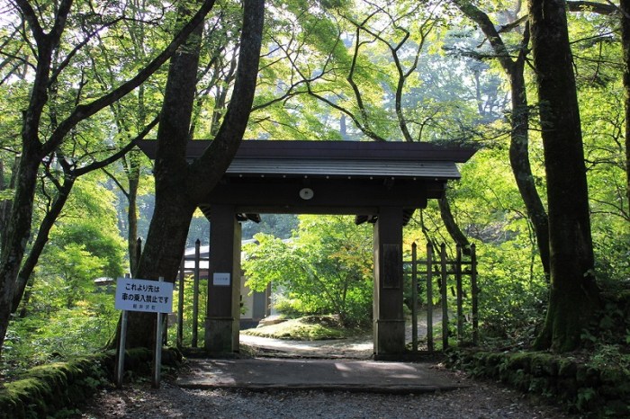 信濃路自然歩道 峰の茶屋～白糸の滝～竜返しの滝～小瀬～三笠軽井沢町│ 浅間山麓で、アクティブに遊ぶ