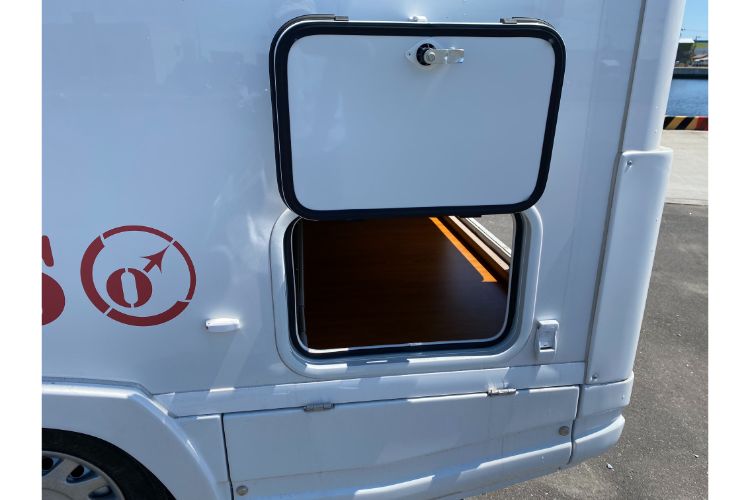 神奈川県川崎市のカークル 溝の口店キャンピングカーはレンタルキャンピングカーネット