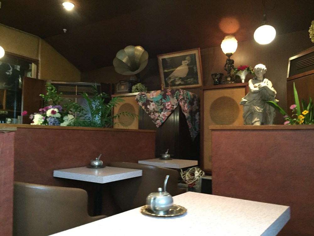 クラシック音楽鑑賞店｢バロック｣で寛ぐ - ゆっくり行きましょう