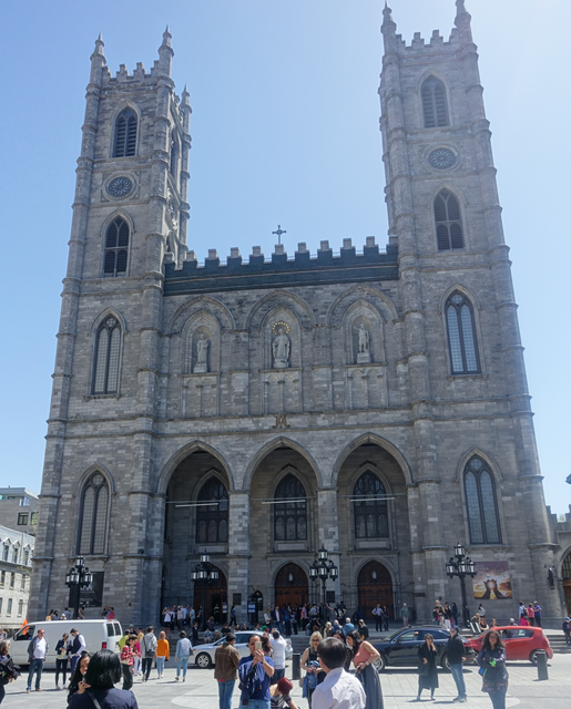 モントリオール：ノートルダム大聖堂での AURA 体験とクルーズGetYourGuide