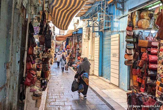 チュニジア女子一人旅 Part 3: チュニス初日の過ごし方 入国と、街を歩いた第一印象Where