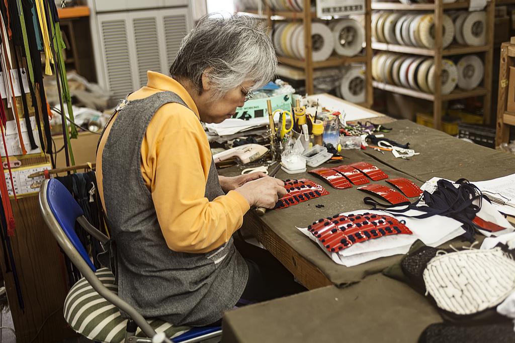 丸武の職人の技が光る日本伝統の甲冑の魅力を発信し続け地域活性化に貢献したい - 鹿児島県信用保証協会