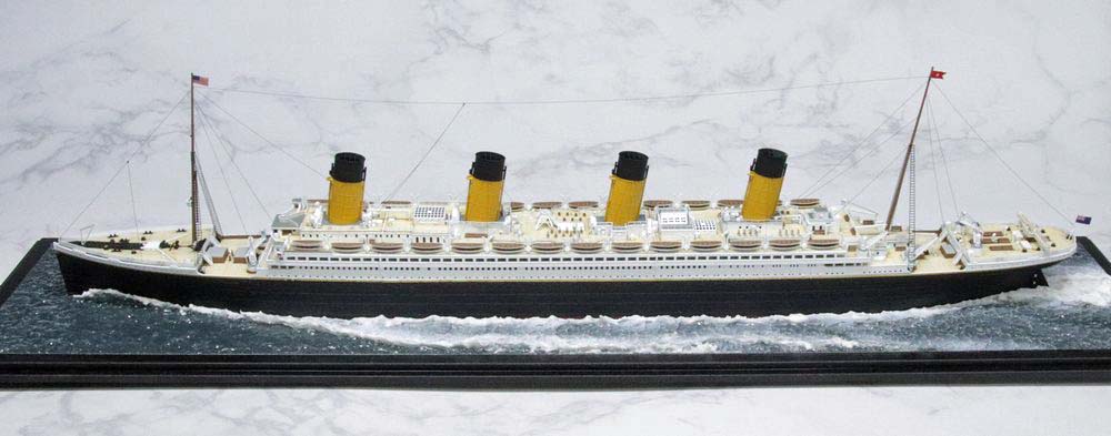 R.M.S.オリンピック号 タイタニック号の姉妹船実際の船からの木材破片