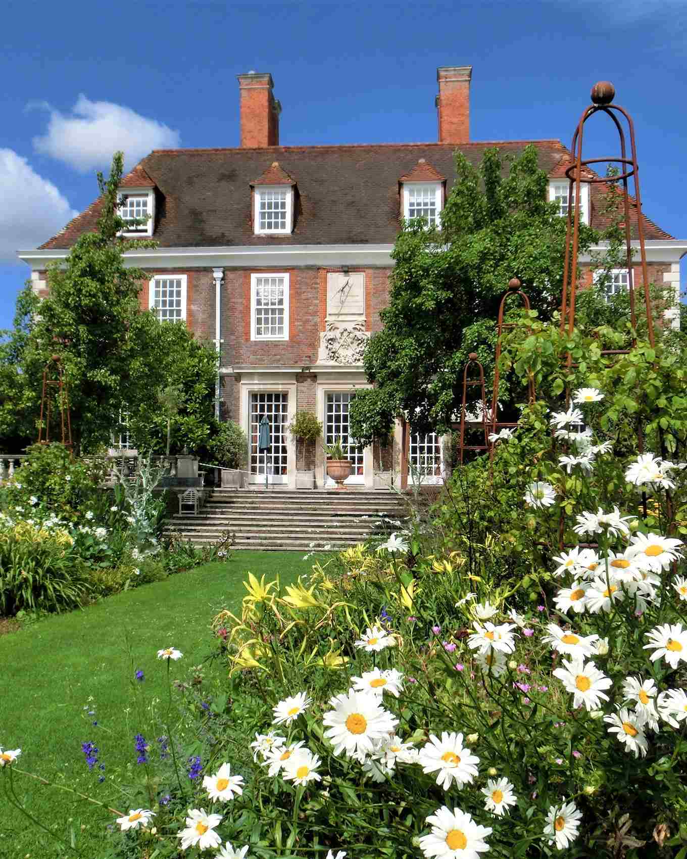 小牧山城 小牧城 をわかりやすく解説～織田信長が美濃攻略にした本拠地で城下町としても栄えた山城お城解説「日本全国」1300情報