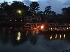 2025年春。京都の桜を舟に乗って優雅に見てみませんか？caedeKyoto カエデ京都紅葉と伝統美を引き継ぐバッグ